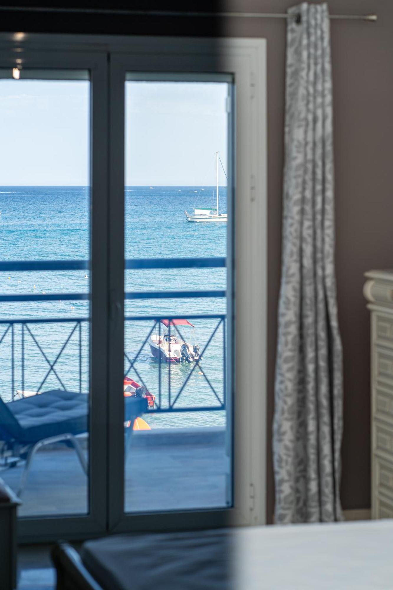 George Beachfront Apartments Lithakia  Rom bilde