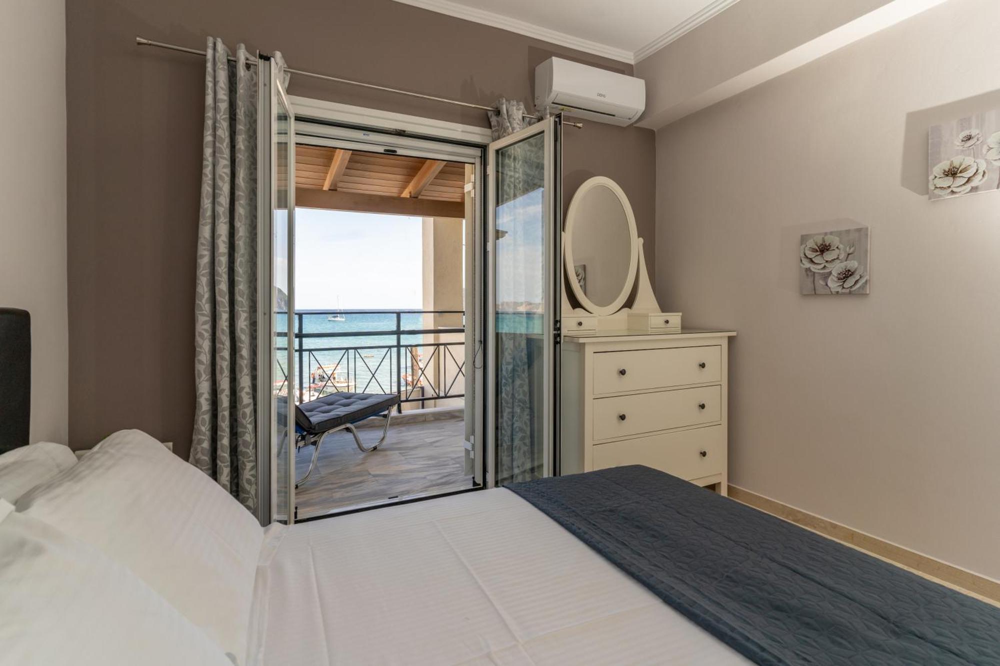 George Beachfront Apartments Lithakia  Rom bilde