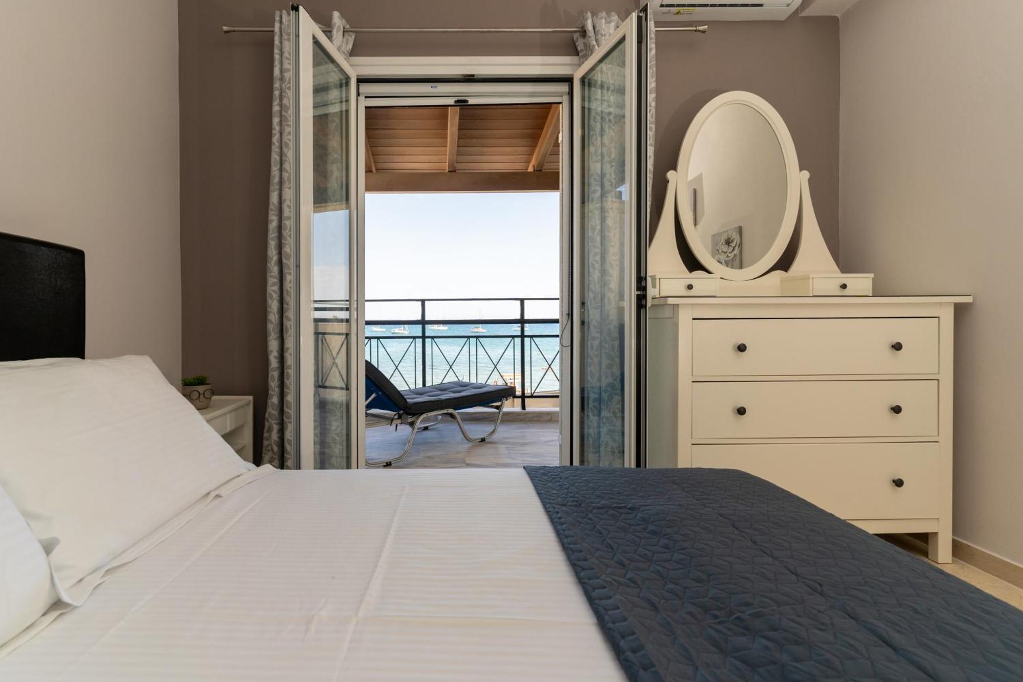 George Beachfront Apartments Lithakia  Rom bilde