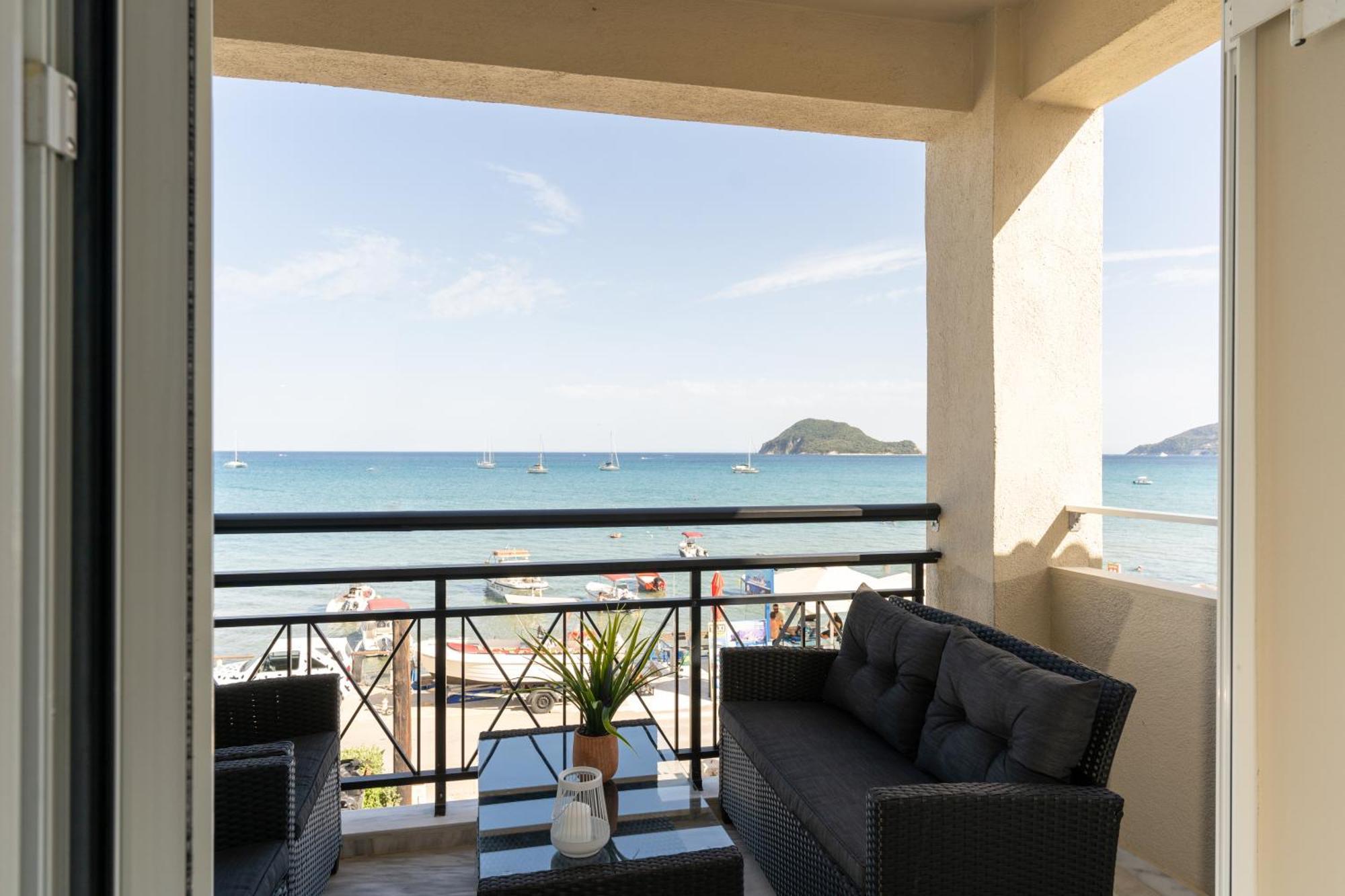 George Beachfront Apartments Lithakia  Eksteriør bilde