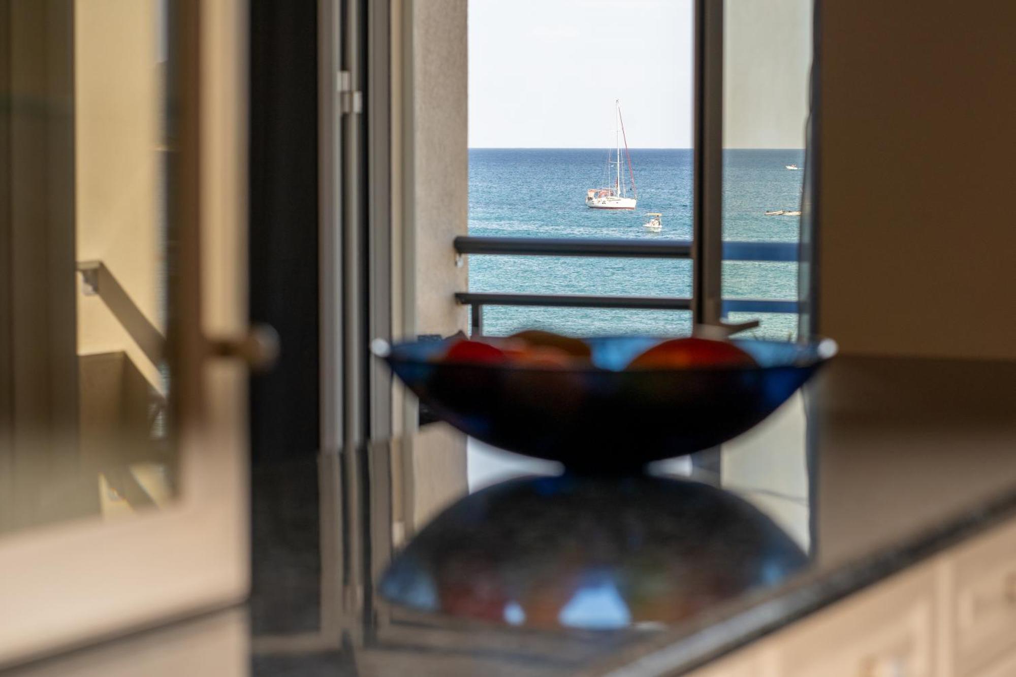 George Beachfront Apartments Lithakia  Rom bilde
